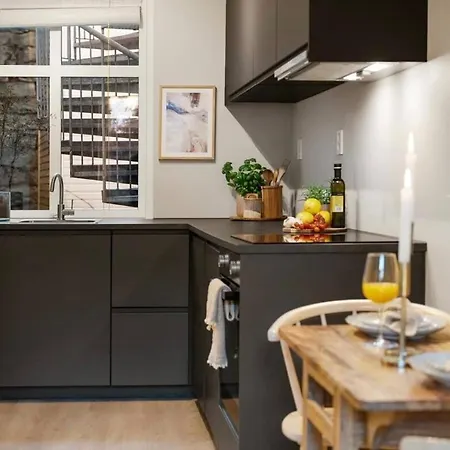 Charming Retreat In Sandviken Near Apartment *