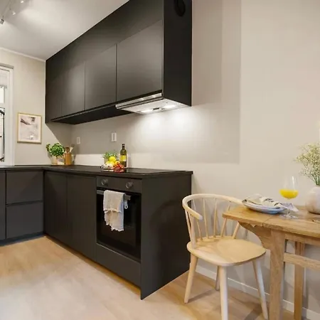 Charming Retreat In Sandviken Near