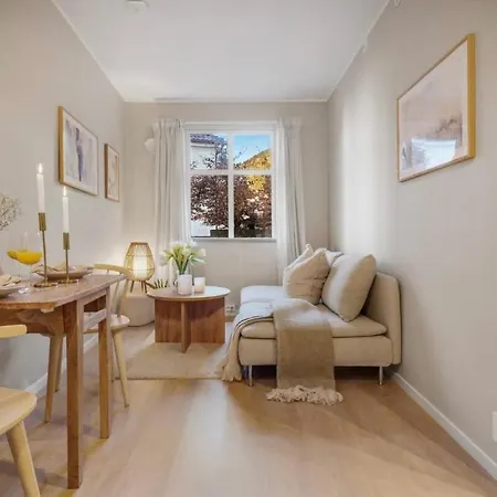 Charming Retreat In Sandviken Near *